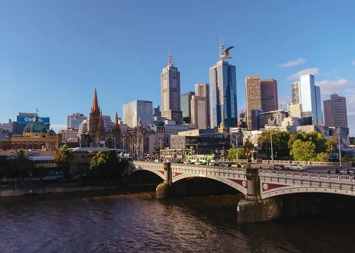 High-Rise Condo In Melbourne Cbd